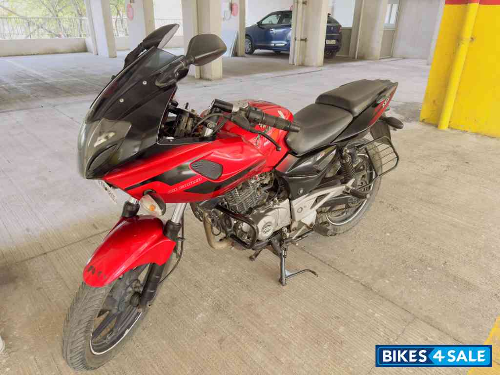 Bajaj Pulsar 220F