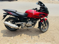 Bajaj Pulsar 220F