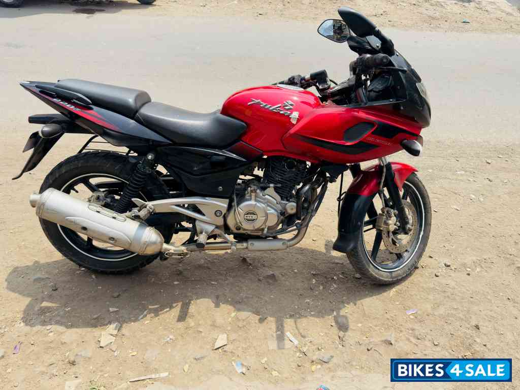 Bajaj Pulsar 220F
