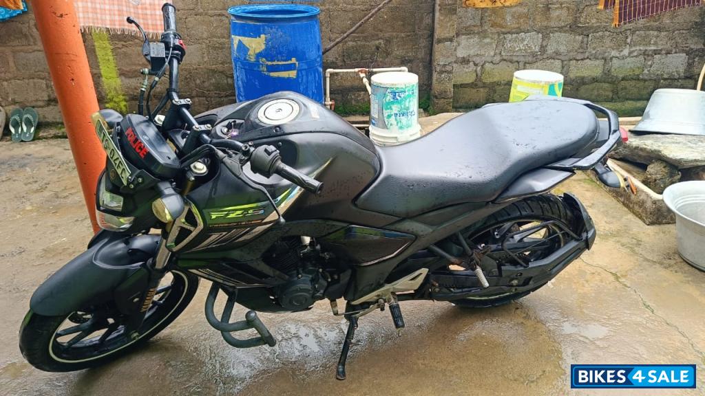 Darknight Yamaha FZ-S