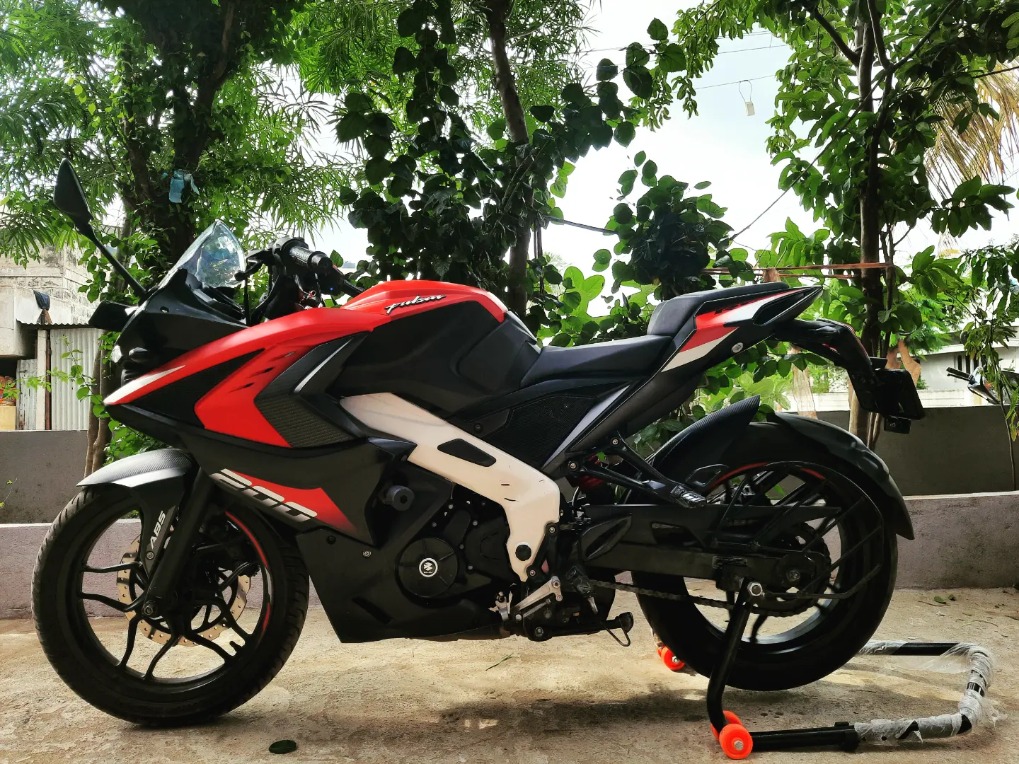 Bajaj Pulsar RS 200 BS6