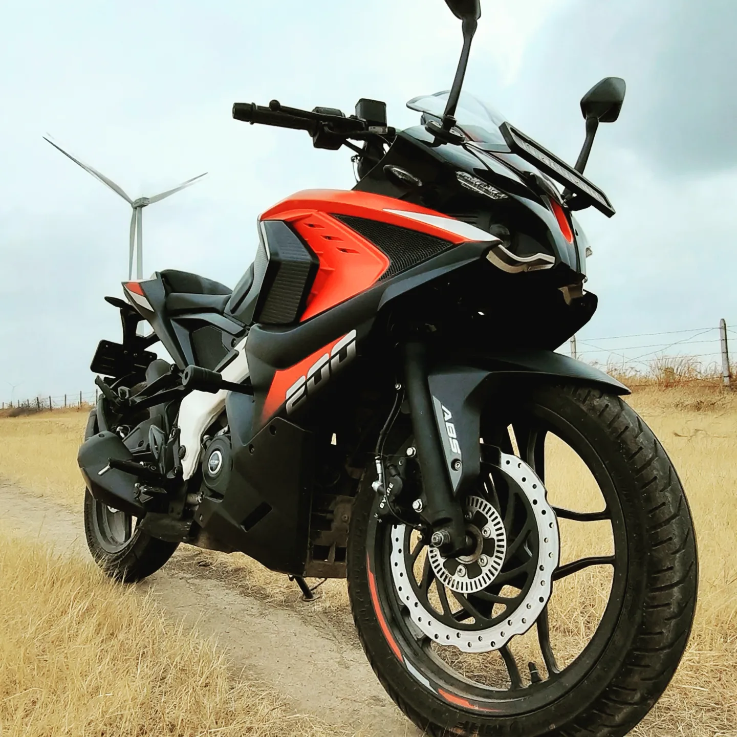 Bajaj Pulsar RS 200 BS6