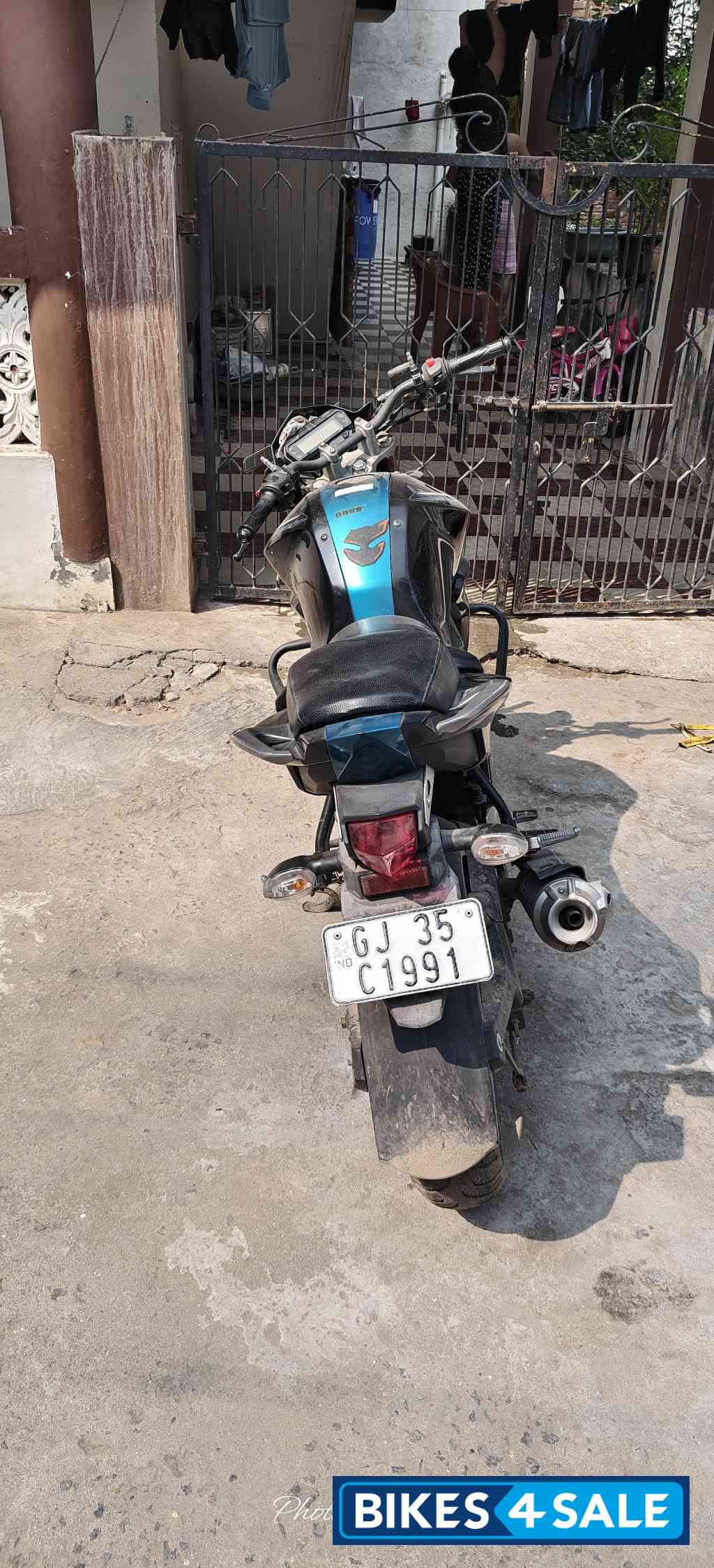 As Black Yamaha FZ-S