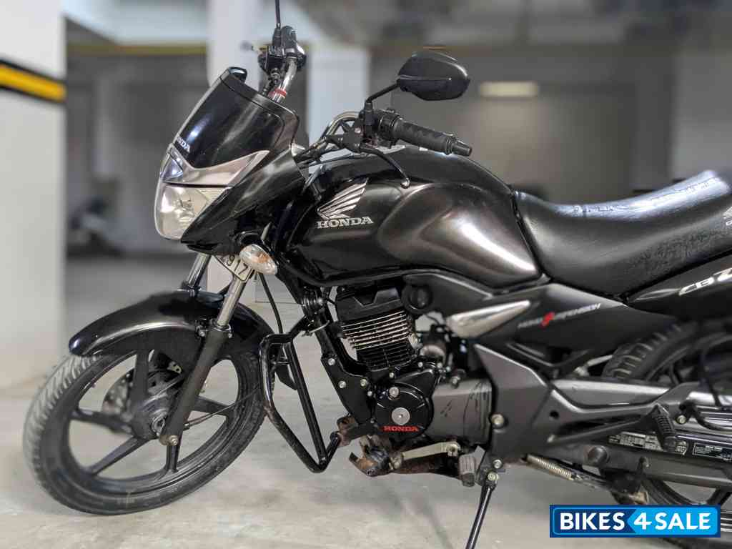 Black Honda CB Unicorn