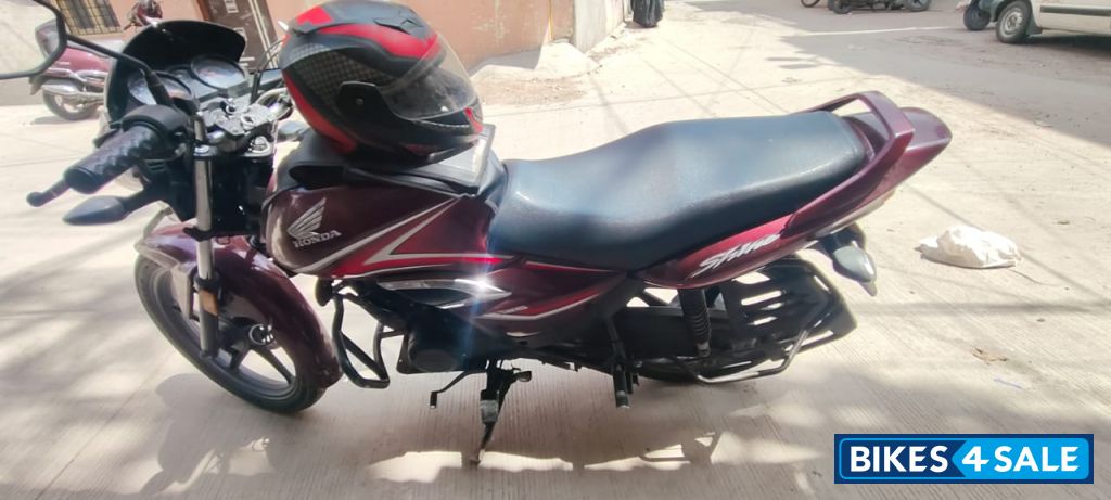 Maroon Colour Honda Shine 125 Disc