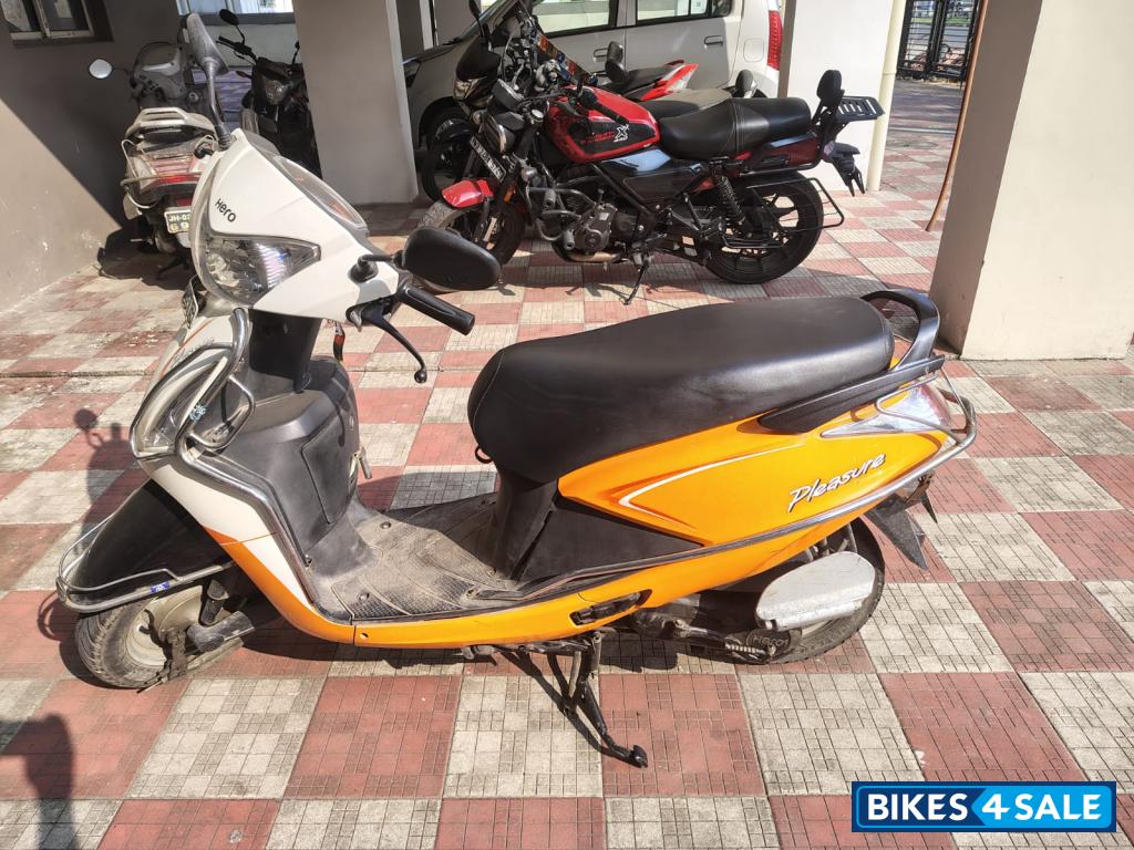 White And Orange Hero Pleasure