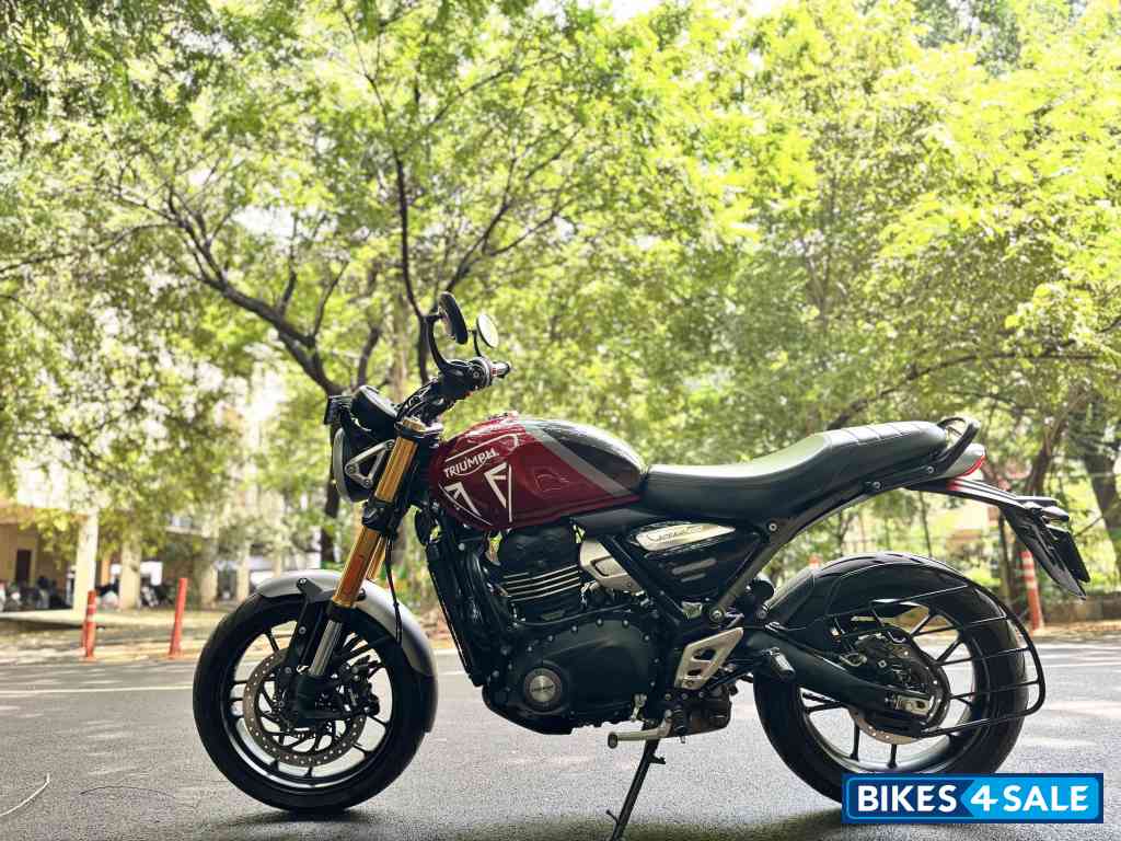 Red Triumph Speed 400