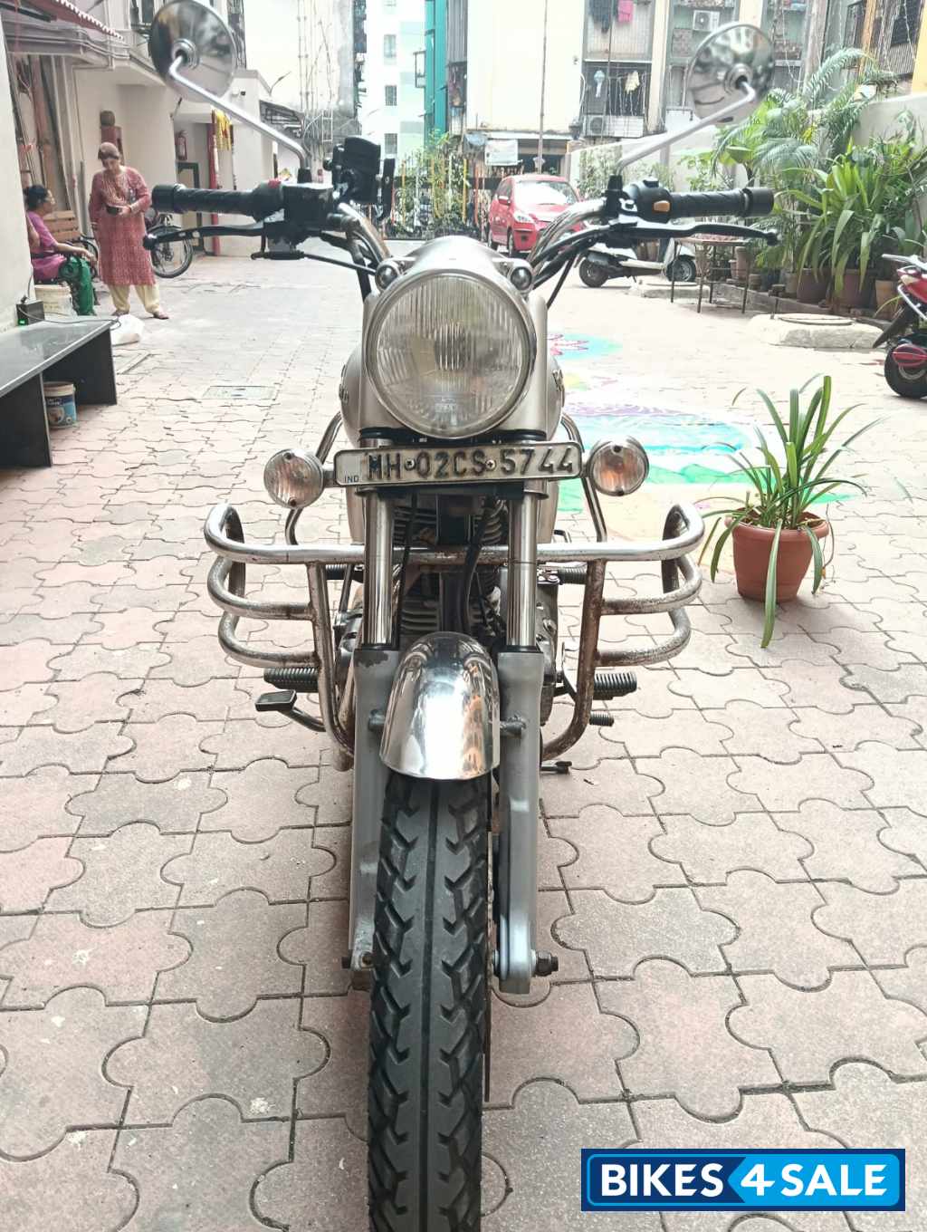 Silver Royal Enfield Bullet Electra 5S