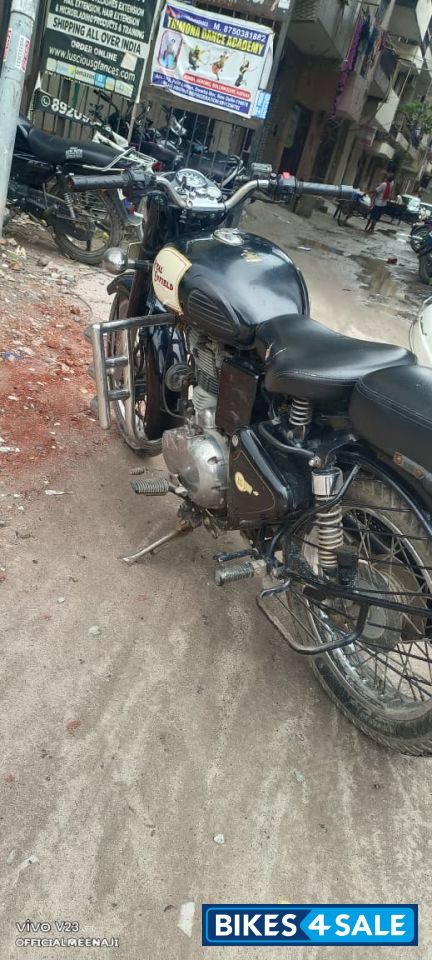 Black Royal Enfield Classic 350