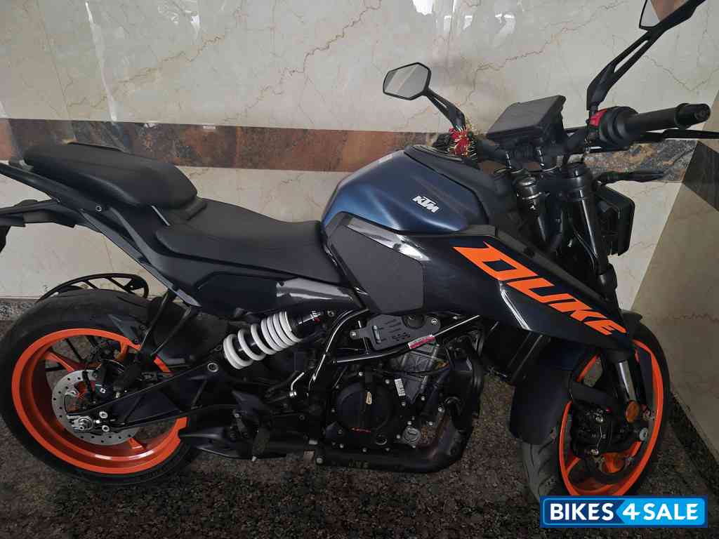 Blue KTM Duke 250 2025