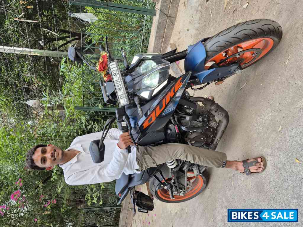 Blue KTM Duke 250 2025