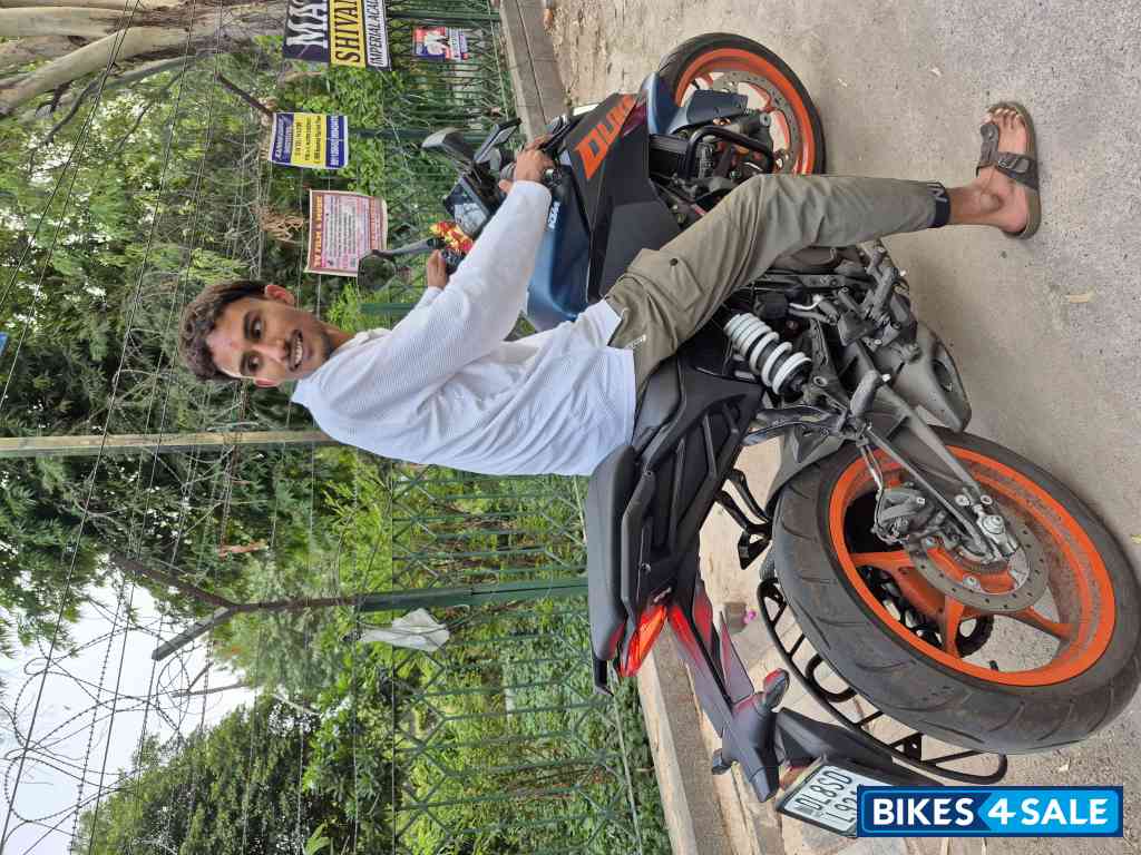 Blue KTM Duke 250 2025