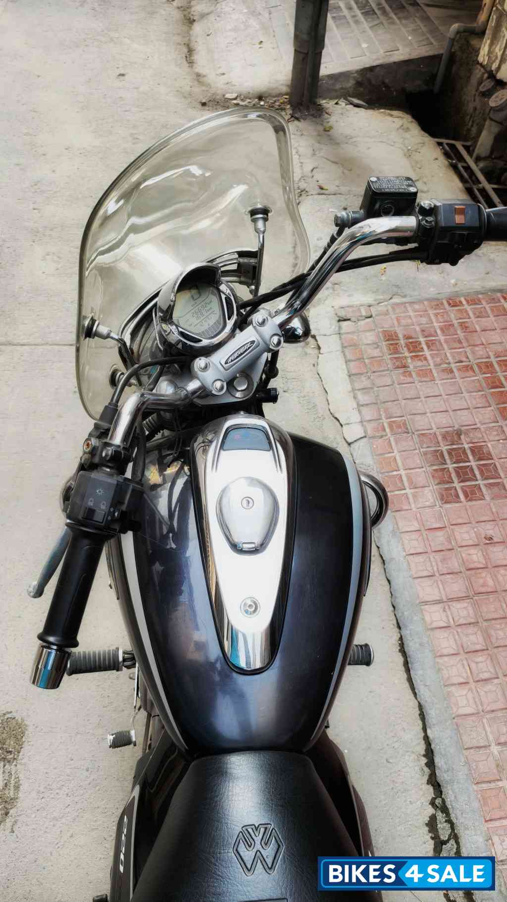 Bajaj Avenger Cruise 220