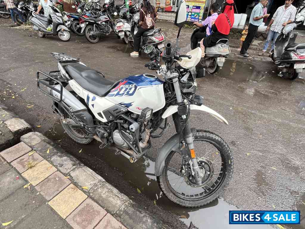 Blue White Hero Xpulse 200 4V