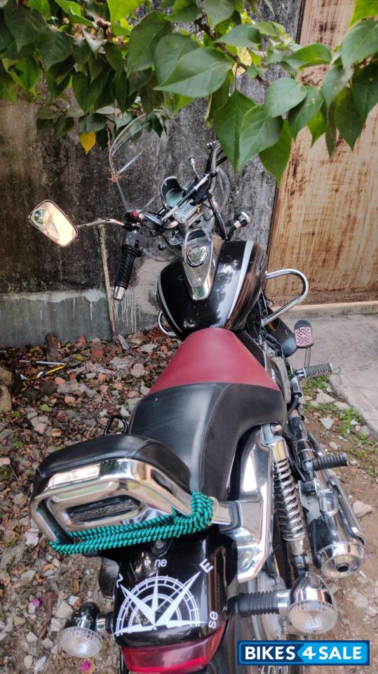 Black Bajaj Avenger Cruise 220 BS6