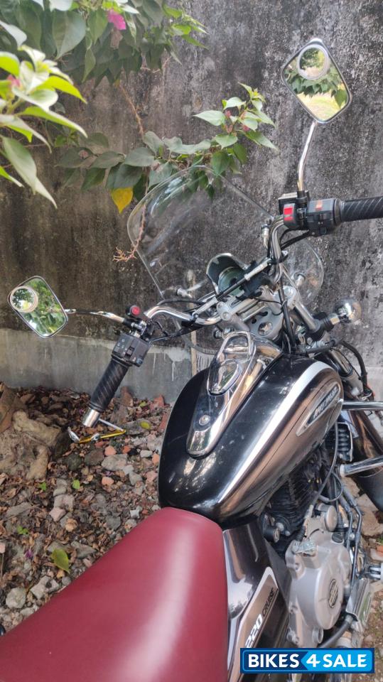 Black Bajaj Avenger Cruise 220 BS6
