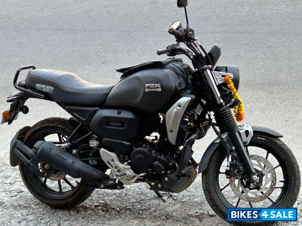 Mat Black Yamaha FZ-X