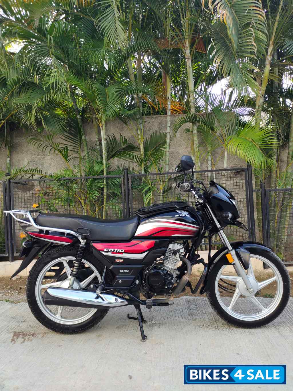 Black Honda CD 110 Dream Deluxe