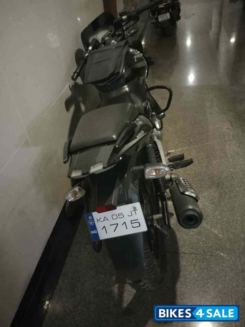 Bajaj Pulsar 180