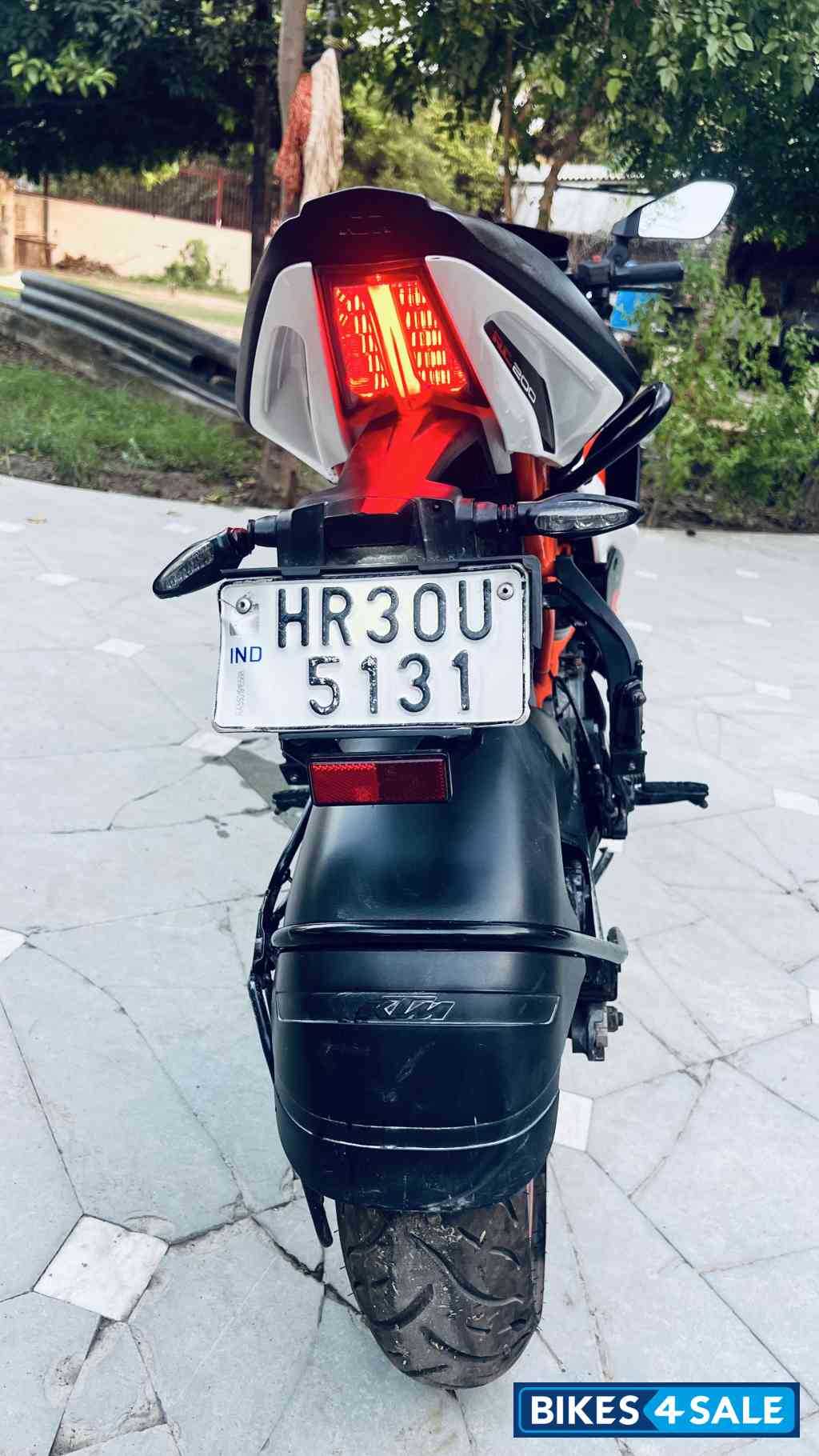 Ebony Black KTM RC 200