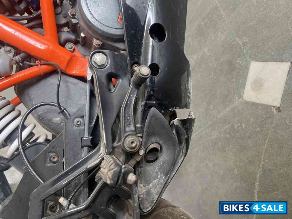 Ebony Black KTM RC 200