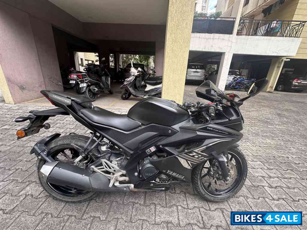 Black Yamaha YZF R15 V3 BS6
