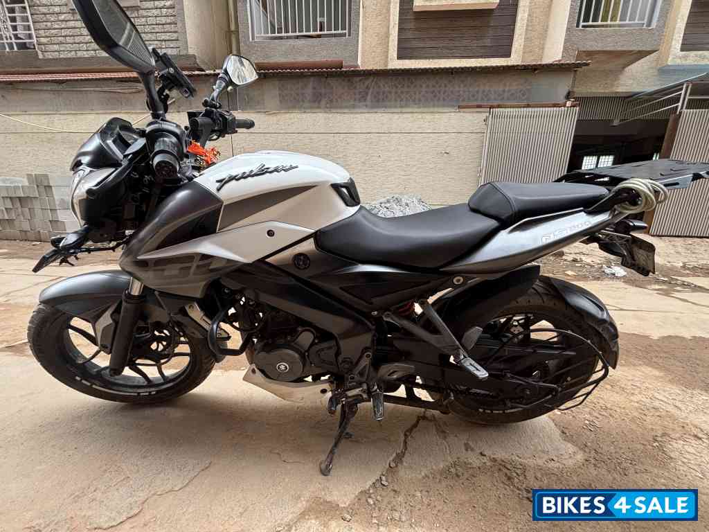Bajaj Pulsar 200 NS