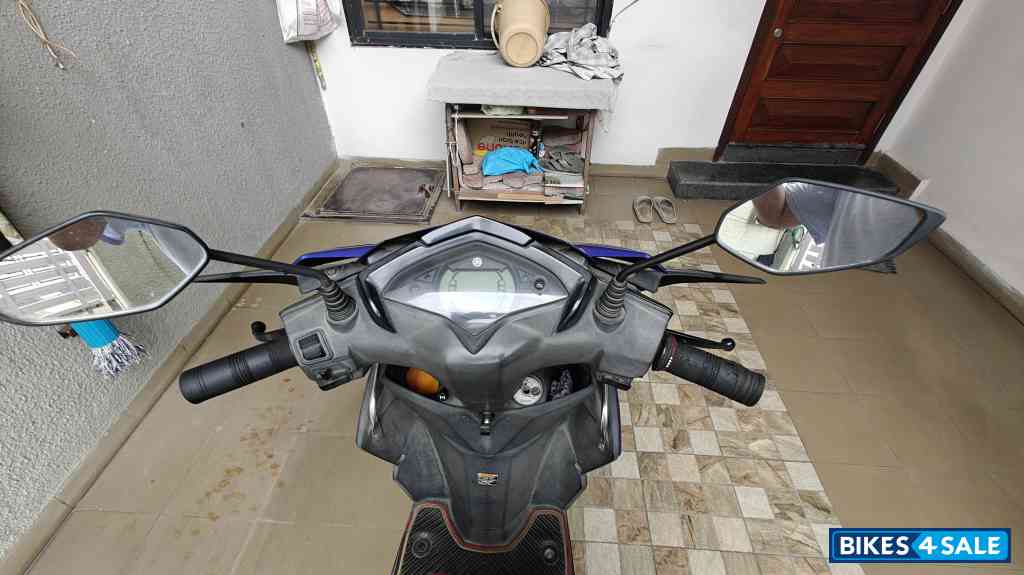 Blue Yamaha Cygnus Ray ZR Street Rally