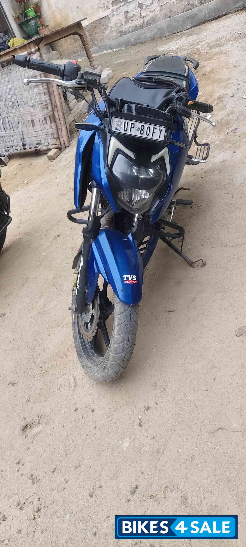 Blue TVS Apache RTR 160 4V