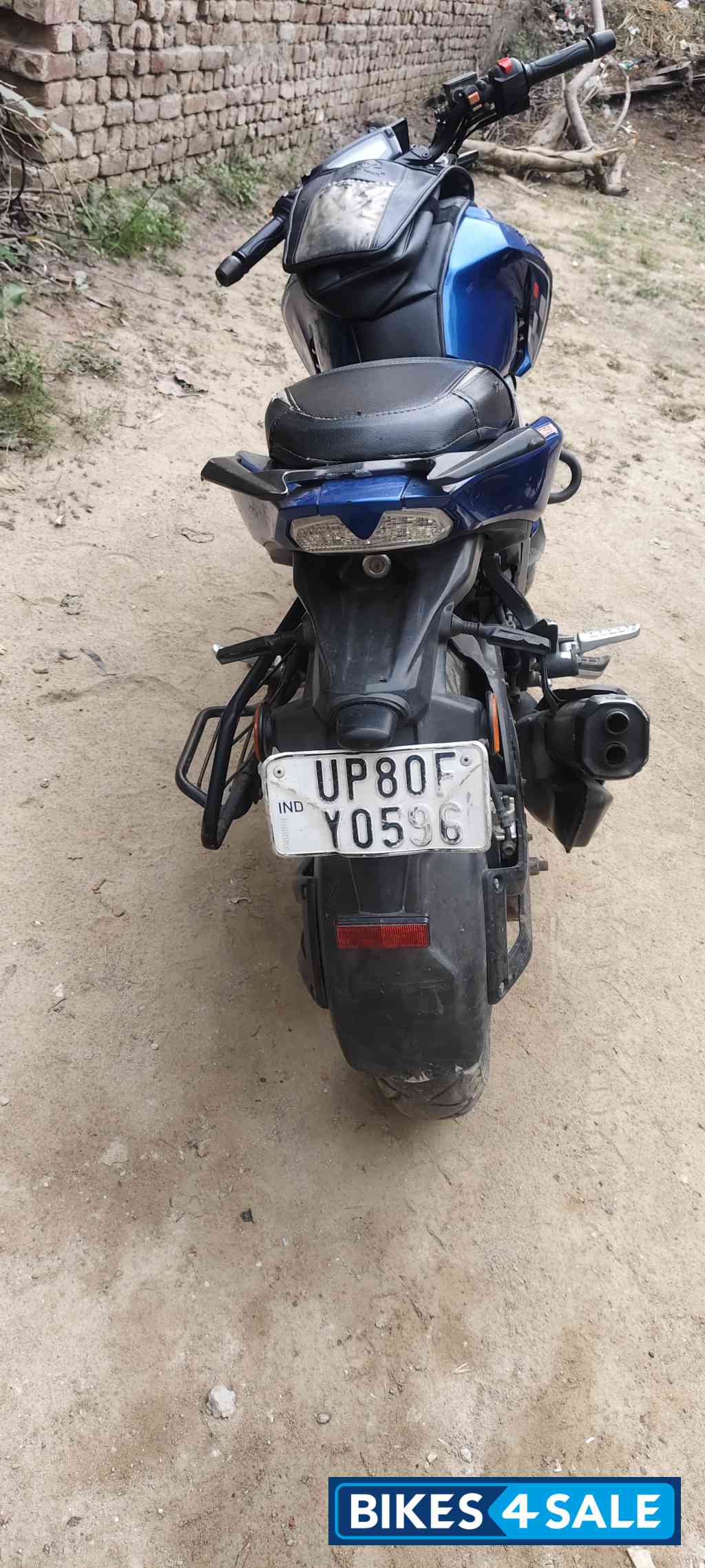 Blue TVS Apache RTR 160 4V