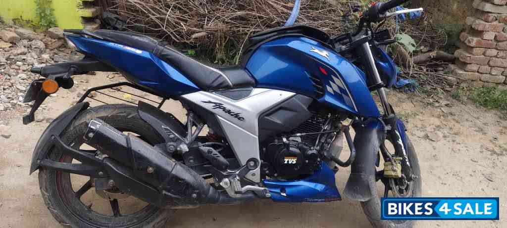 Blue TVS Apache RTR 160 4V