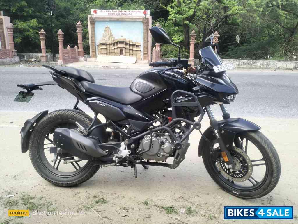 Black Hero Xtreme 125R
