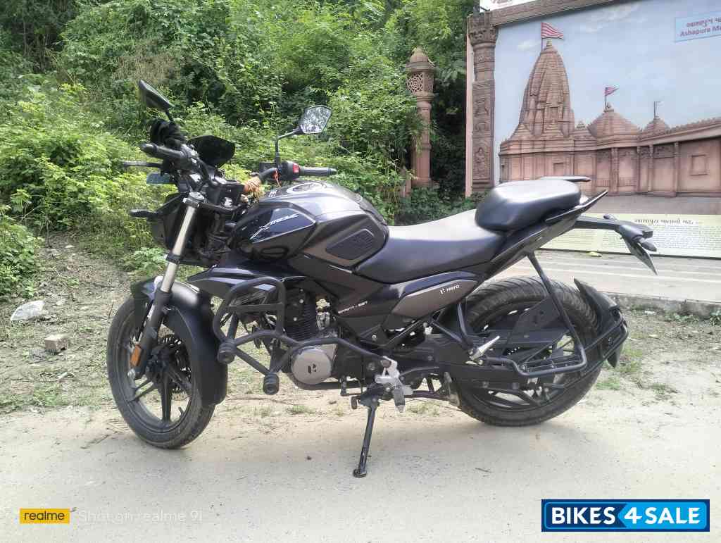 Black Hero Xtreme 125R