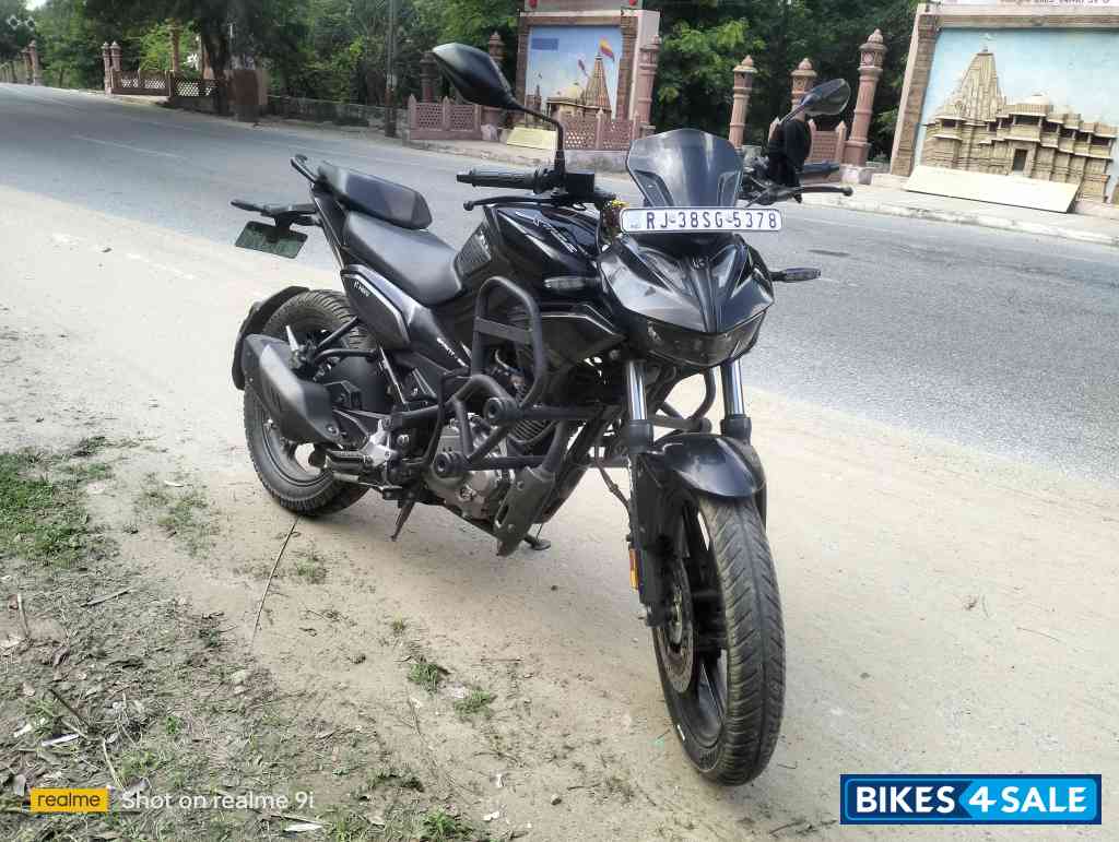 Black Hero Xtreme 125R