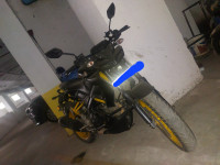 Full Black Custom Yellow Wheel Yamaha MT-15