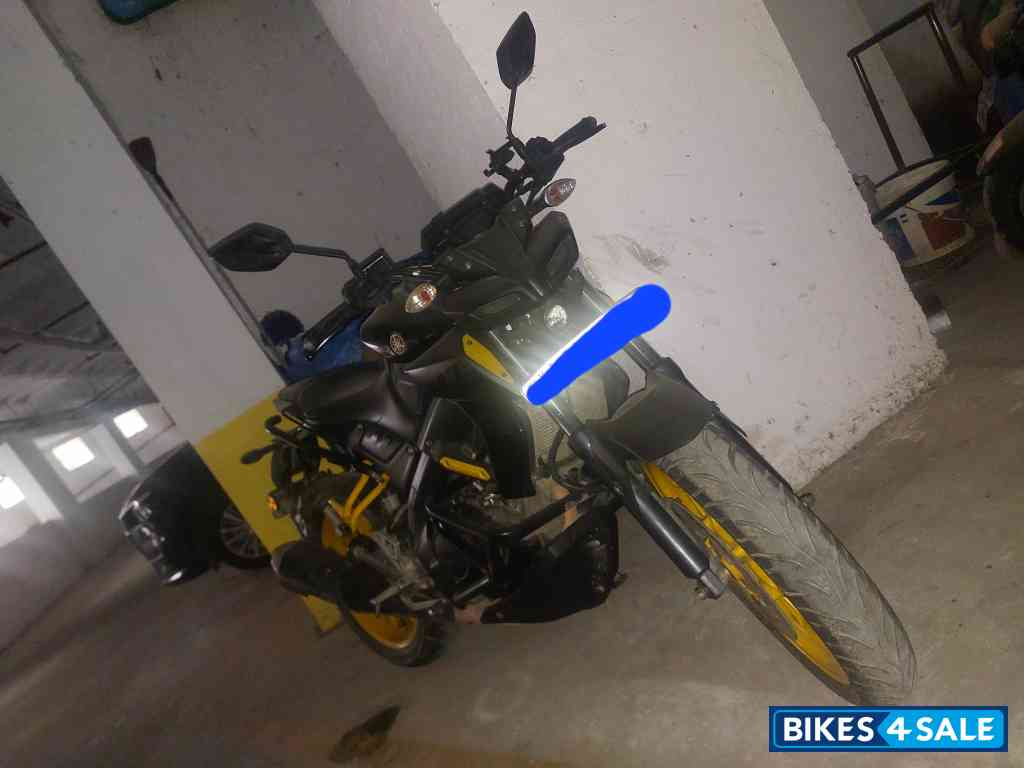 Full Black Custom Yellow Wheel Yamaha MT-15