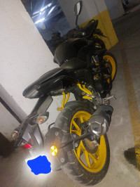 Full Black Custom Yellow Wheel Yamaha MT-15