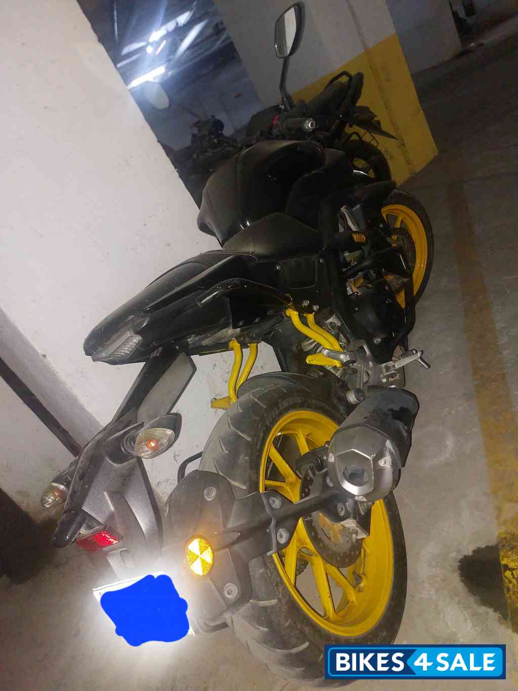 Full Black Custom Yellow Wheel Yamaha MT-15