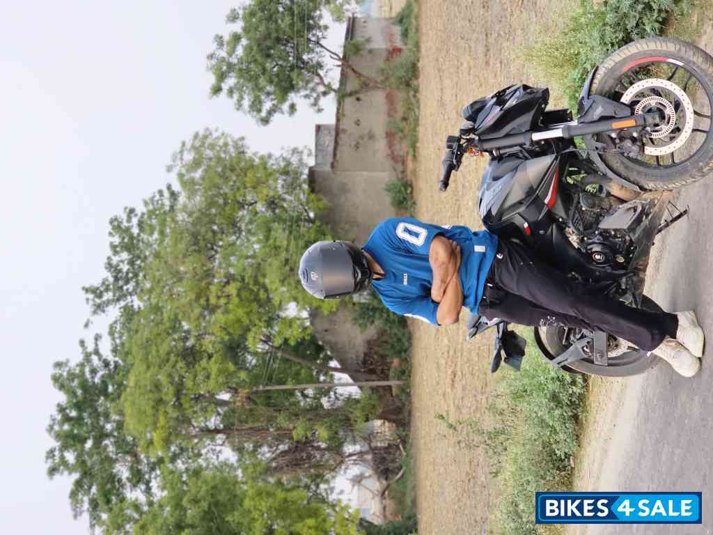 Black Bajaj Pulsar N160 Dual Channel ABS