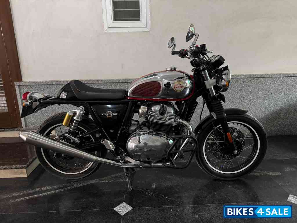 Chrome Royal Enfield 2023 Interceptor 650