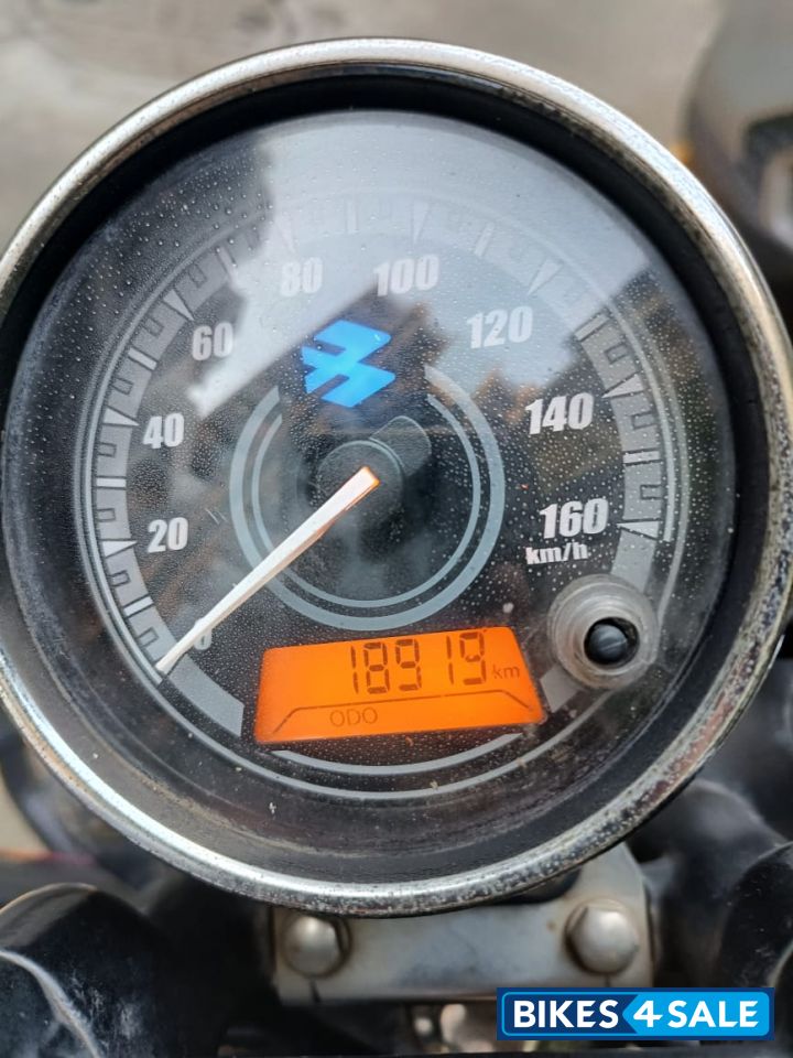 Black Bajaj Avenger Street 220 BS6