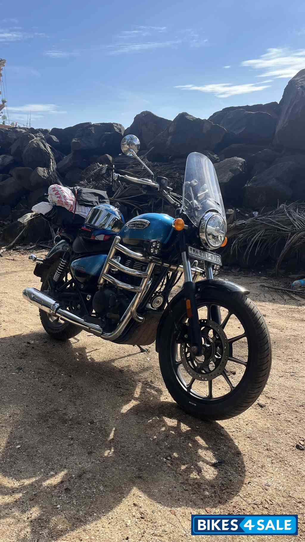 Blue Royal Enfield Meteor 350 Supernova