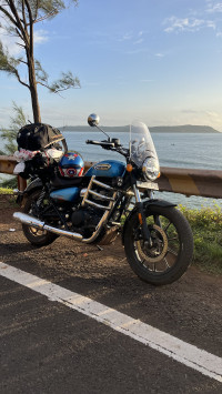 Blue Royal Enfield Meteor 350 Supernova