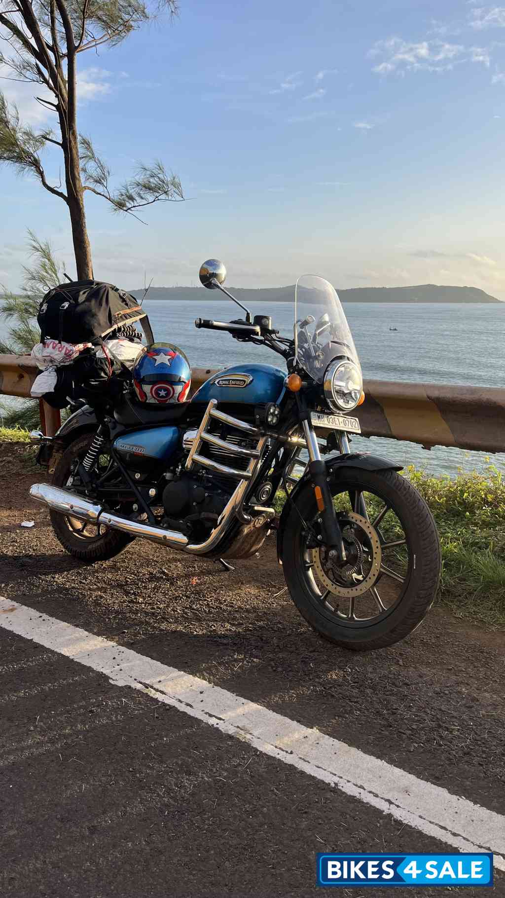 Blue Royal Enfield Meteor 350 Supernova