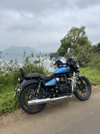 Blue Royal Enfield Meteor 350 Supernova