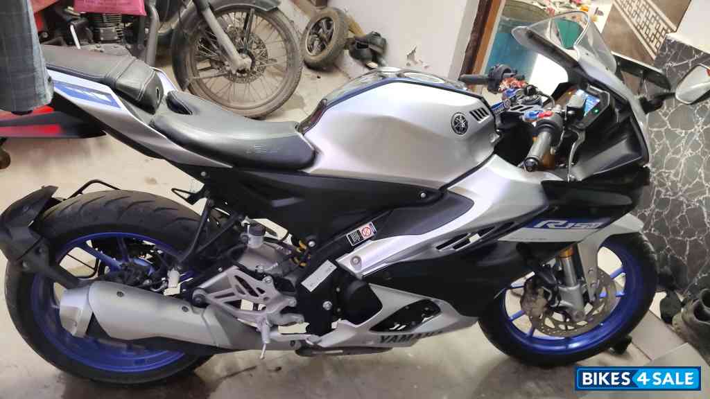 Yamaha R15M Monster Energy MotoGP Edition