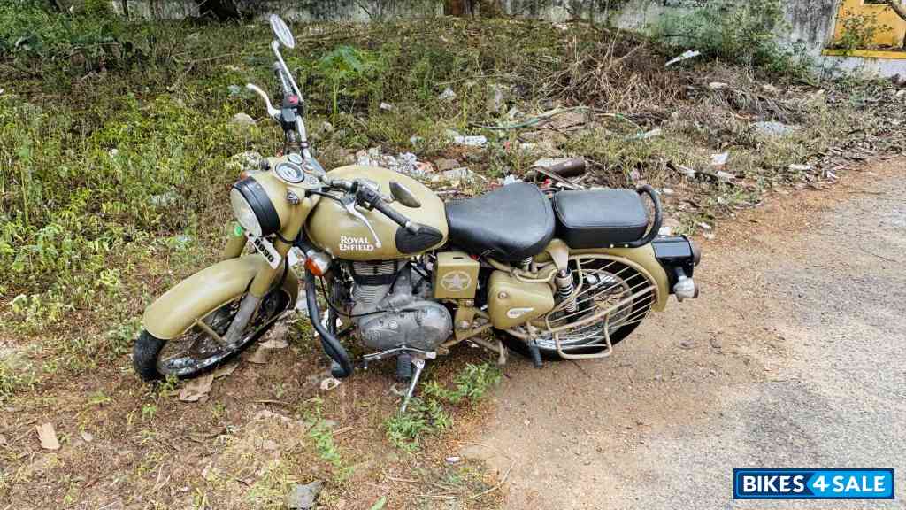 Desert Storm Royal Enfield Classic Desert Storm