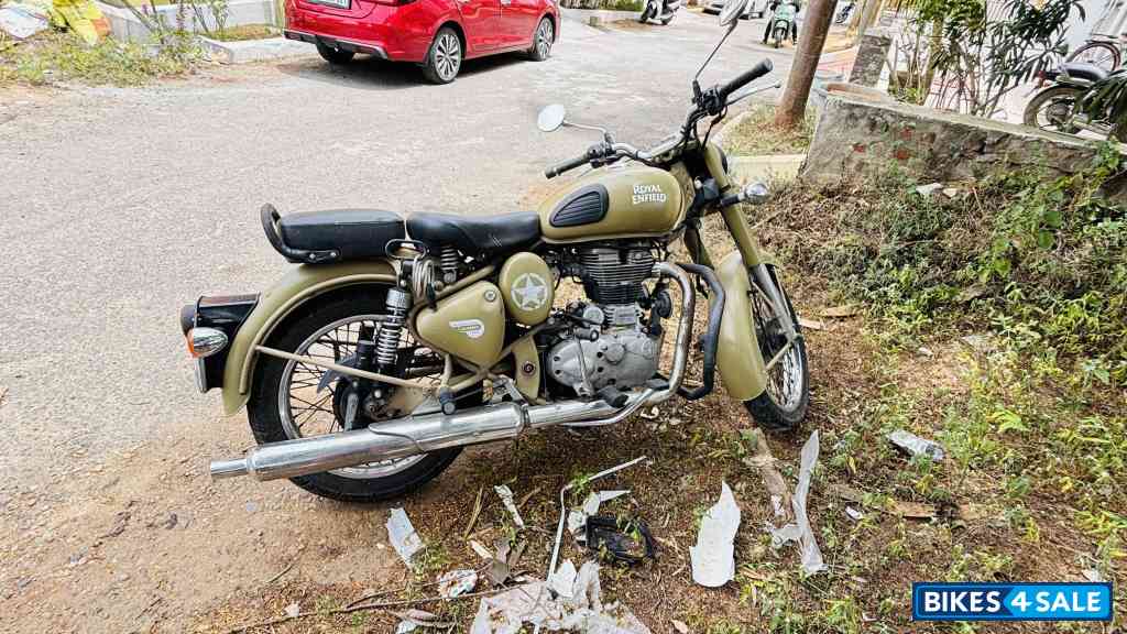 Desert Storm Royal Enfield Classic Desert Storm