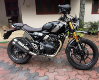 Black Triumph Scrambler 400 X