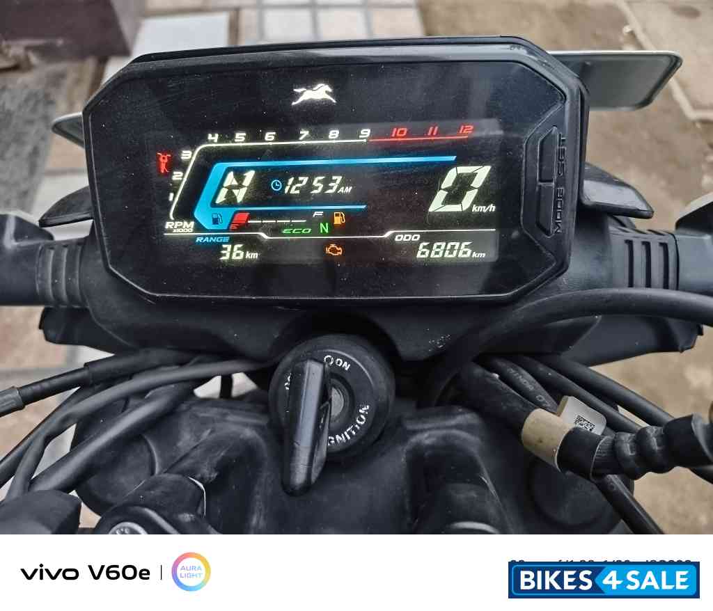 Black TVS Raider 125